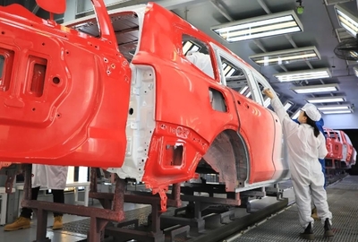 荊門招商捷報頻傳，長城汽車荊門工廠即將下線首批“一定紅”坦克500Hi4-Z，涂裝工程彰顯產業升級新動力